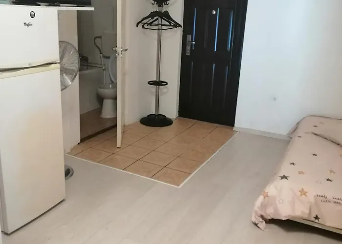 Moss\'S Economy Condo